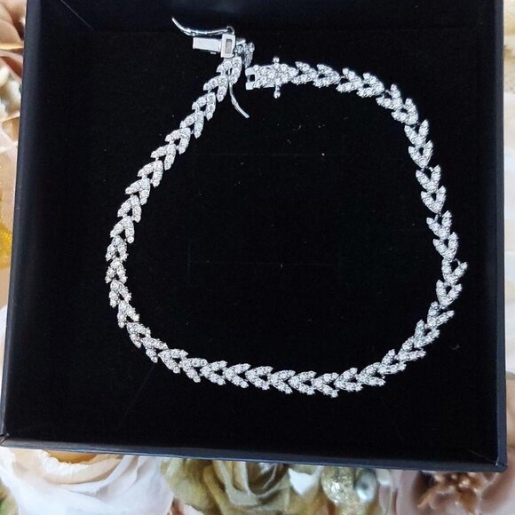 925 Sterling Silver Grade 5A Cubic Zirconia Bracelet - Picture 3 of 8